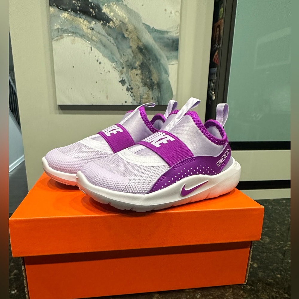 NEW Girl’s Nike Flex Runner 4 Sneakers Shoes Size 5 Toddler